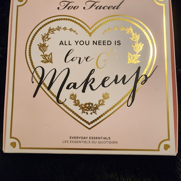 Too Faced All You Need is Love & Makeup Gift Box, NWT - Picture 2 of 12